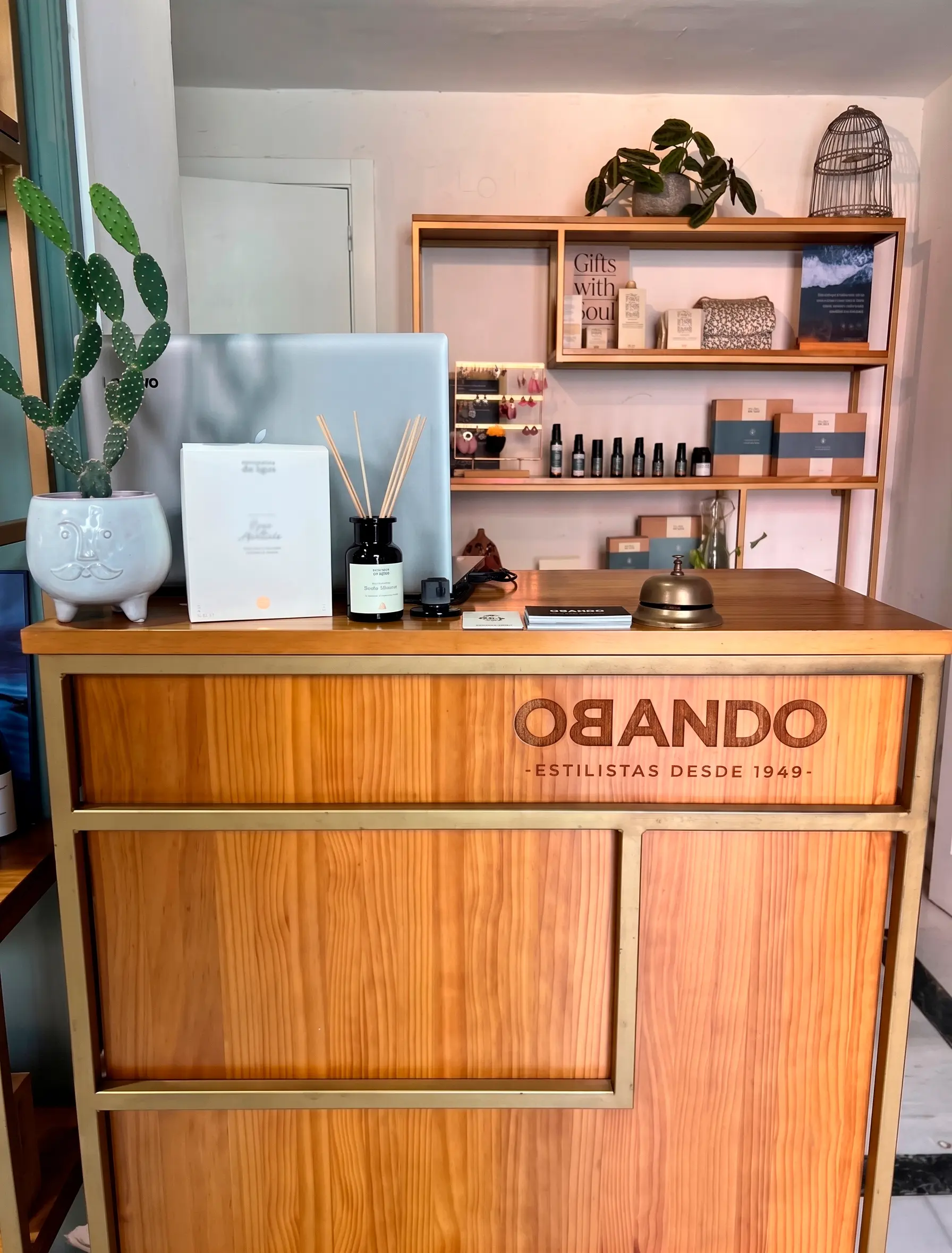 Estilismo y peinado en OBANDO